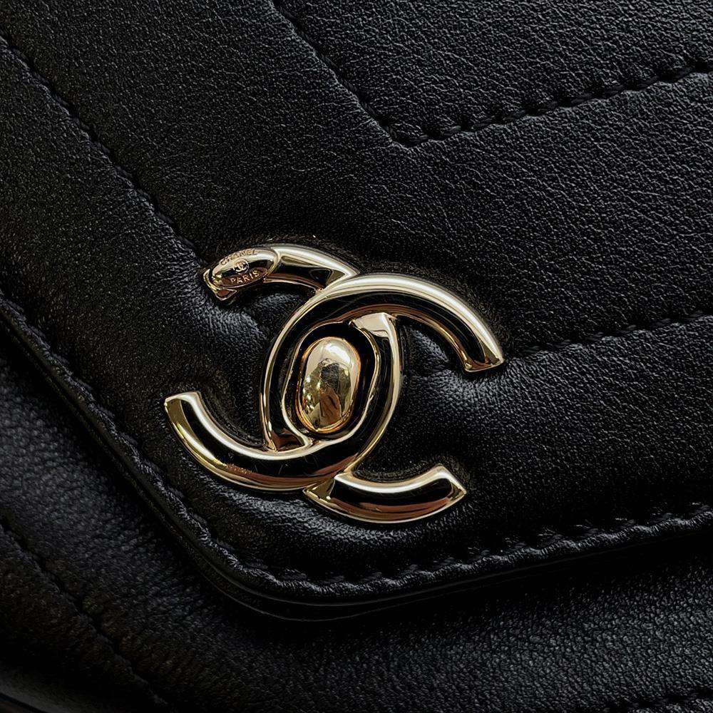 CHANEL V Stitch ChainShoulder Black Leather