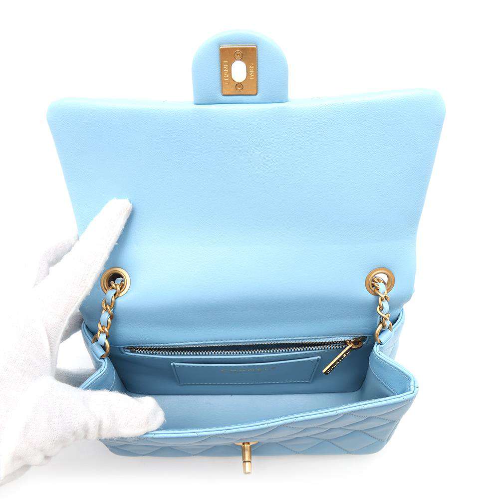 CHANEL Métiers d'Art Wood Handle ChainShoulder Bag Light BlueAS4151 Lambskin