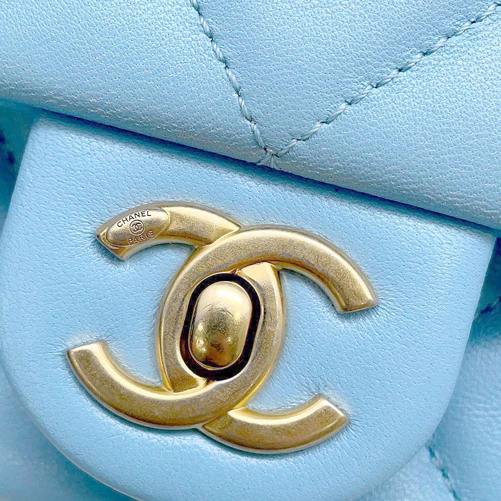 CHANEL Métiers d'Art Wood Handle ChainShoulder Bag Light BlueAS4151 Lambskin