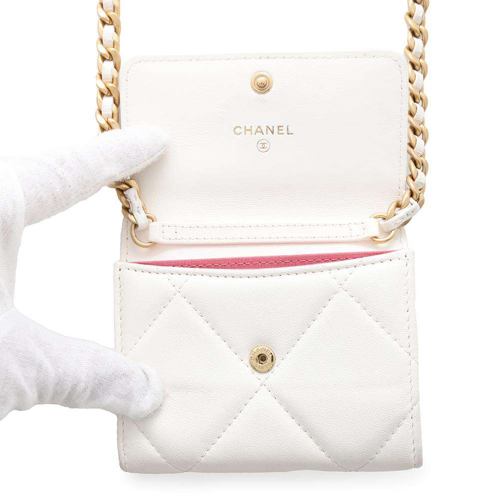 CHANEL CHANEL19 ChainShoulder Coin purse WhiteAP1787 Lambskin