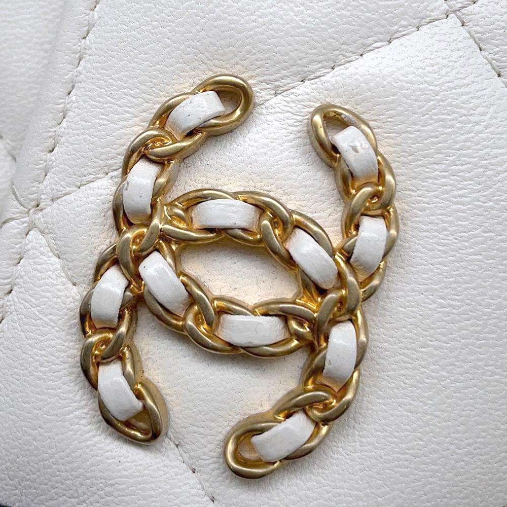 CHANEL CHANEL19 ChainShoulder Coin purse WhiteAP1787 Lambskin