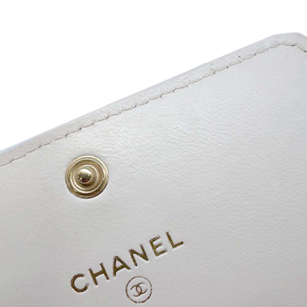 CHANEL CHANEL19 ChainShoulder Coin purse WhiteAP1787 Lambskin