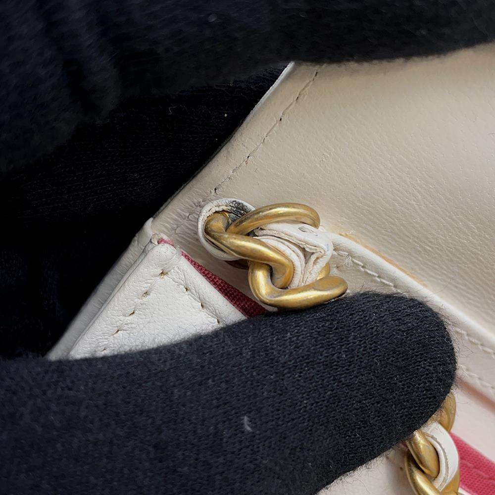 CHANEL CHANEL19 ChainShoulder Coin purse WhiteAP1787 Lambskin