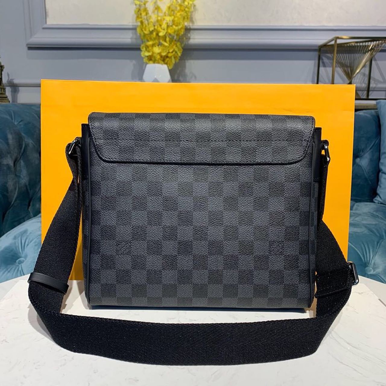 Louis Vuitton GLAMIstrict PM Damier Graphite Canvas For Men, Bags, Shoulder And Crossbody Bags 9.8in/25cm Louis Vuitton N41028