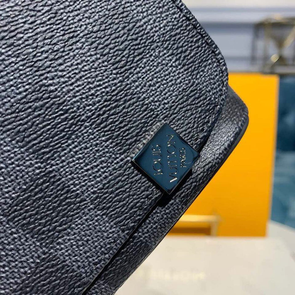 Louis Vuitton GLAMIstrict PM Damier Graphite Canvas For Men, Bags, Shoulder And Crossbody Bags 9.8in/25cm Louis Vuitton N41028