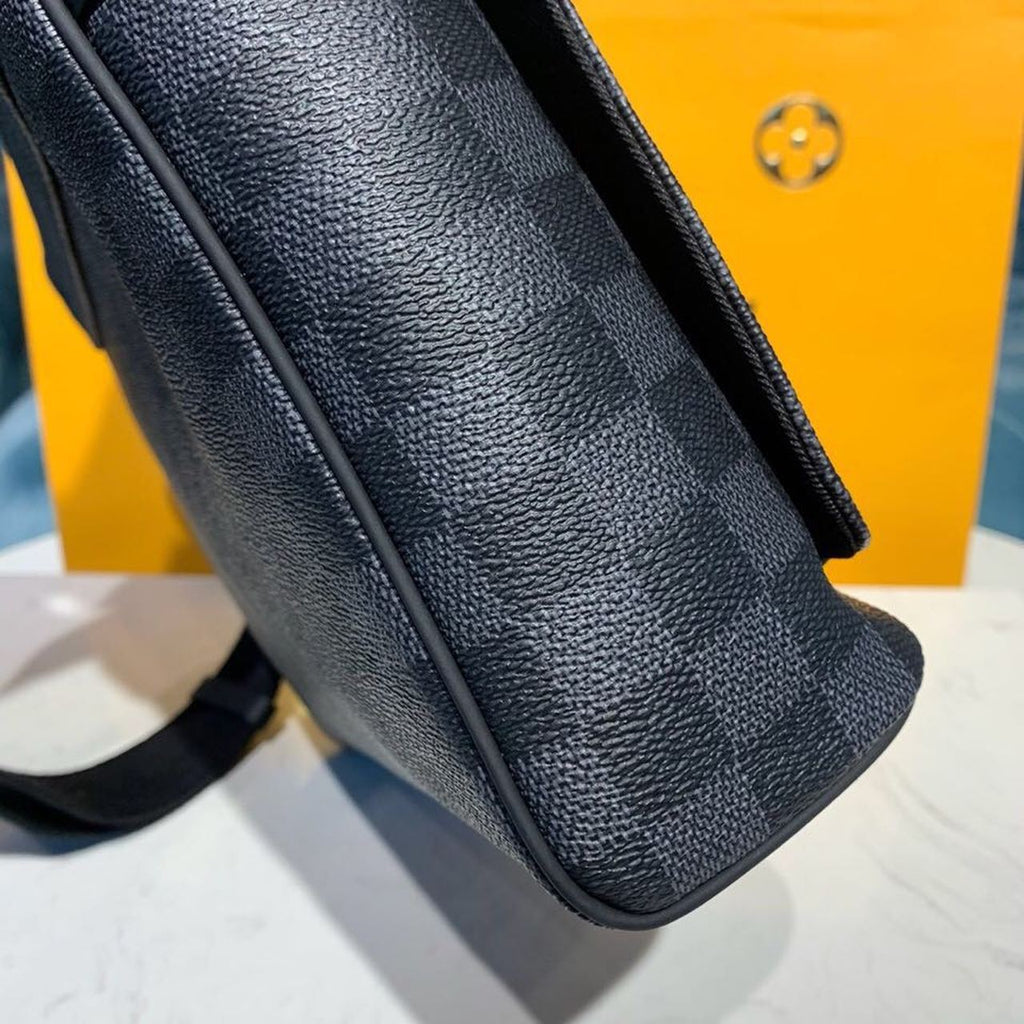 Louis Vuitton GLAMIstrict PM Damier Graphite Canvas For Men, Bags, Shoulder And Crossbody Bags 9.8in/25cm Louis Vuitton N41028