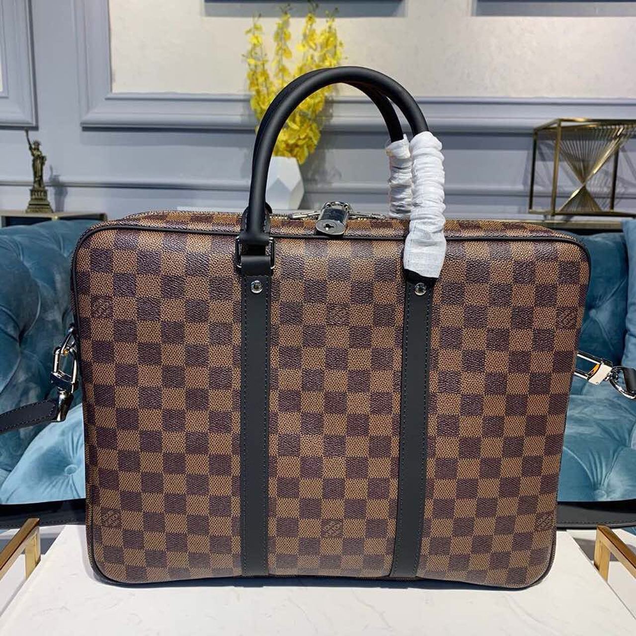 Louis Vuitton Porte Documents Voyage PM Damier Ebene Canvas For Women,  Shoulder And Crossbody Bags 14.6in/37cm Louis Vuitton N41466