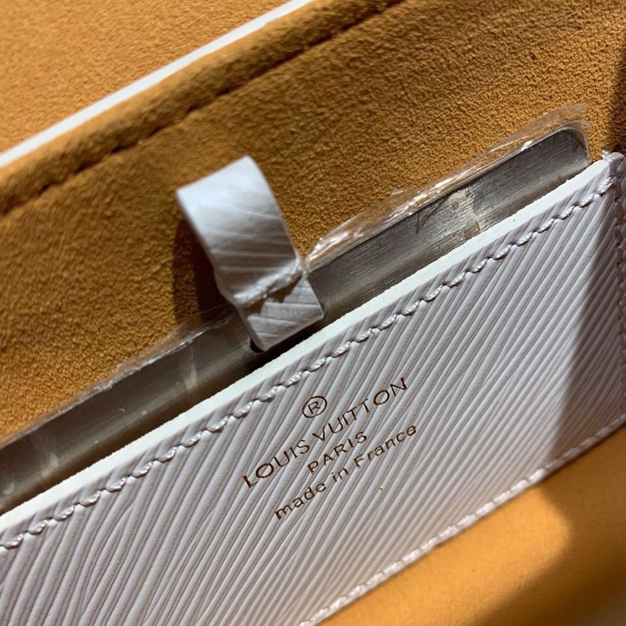 Louis Vuitton Twist PM Epi White For Women,  Shoulder And Crossbody Bags 7.5in/19cm Louis Vuitton M54278