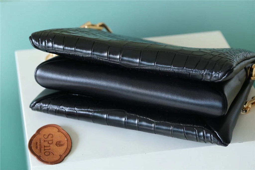 Louis Vuitton Coussin PM High Shiny Alligator Black For Women,  Shoulder And Crossbody Bags 10.2n/26cm Louis VuittonÃƒâ€šÃ‚Â 
