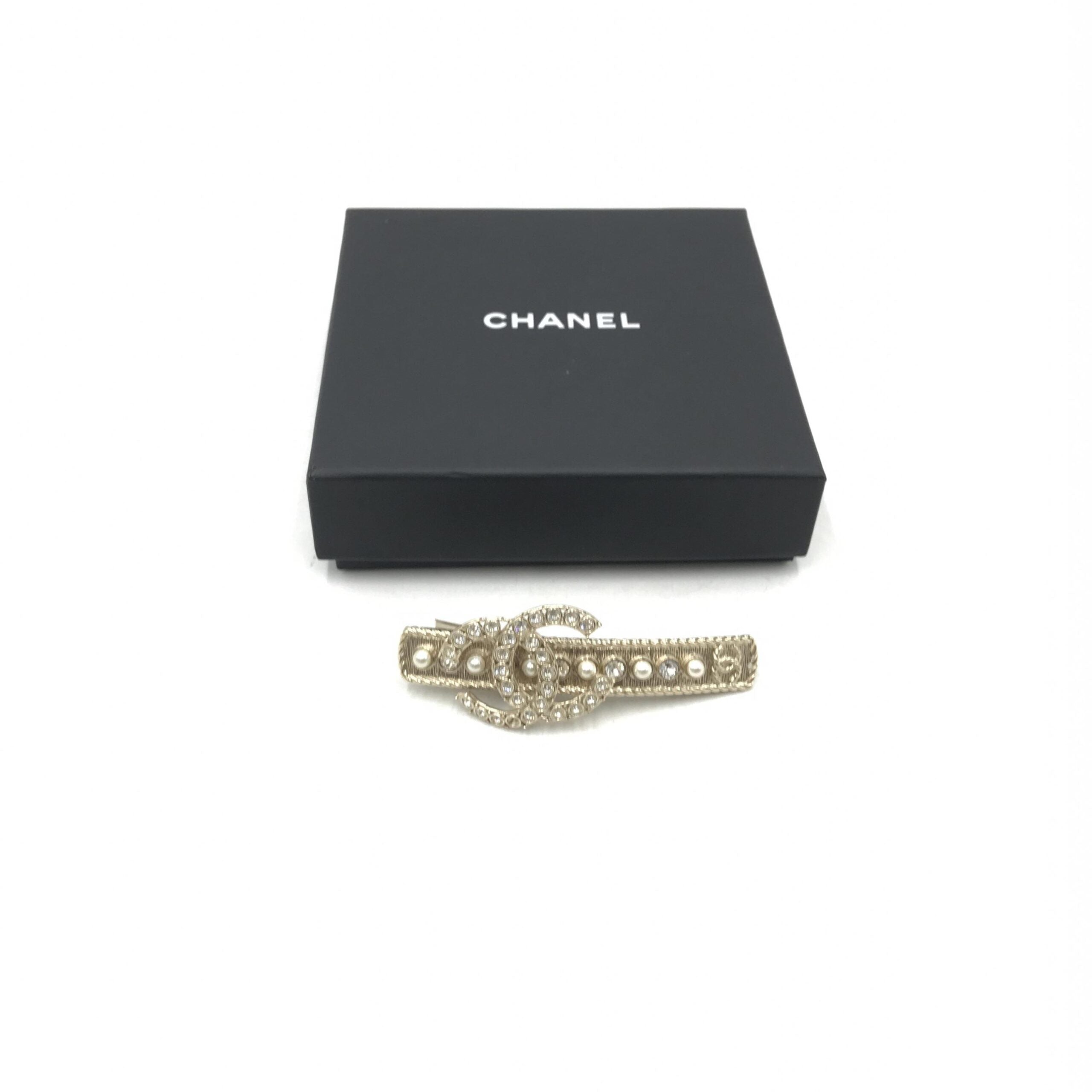 Chanel Crystal Pearl CC Hair Women's Clip