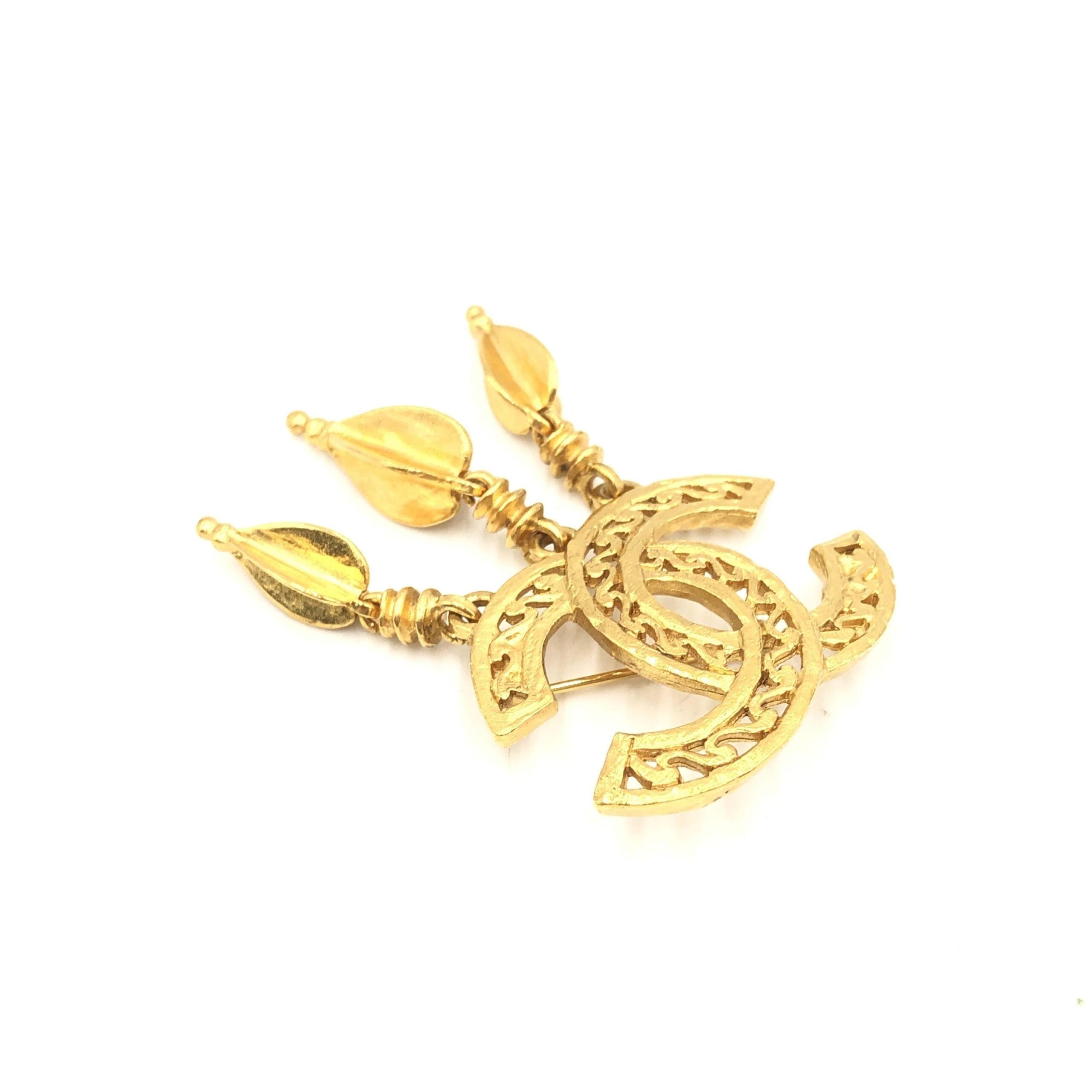 Chanel Gold Plated CC Logo Women's Brooch