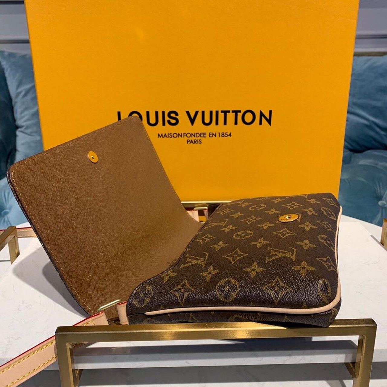 Louis Vuitton Tango Monogram Canvas For Women, Women’s Handbags, Shoulder And Crossbody Bags 9.1in/23cm Louis Vuitton M51257