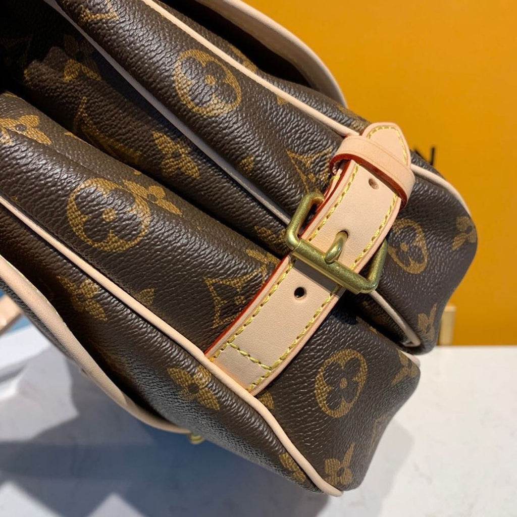 Louis Vuitton Saumur MM Monogram Canvas For Women, WomenÃƒÂ¢Ã¢â€šÂ¬Ã¢â€žÂ¢s Handbags, Shoulder And Crossbody Bags 11.8in/30cm Louis Vuitton M40710