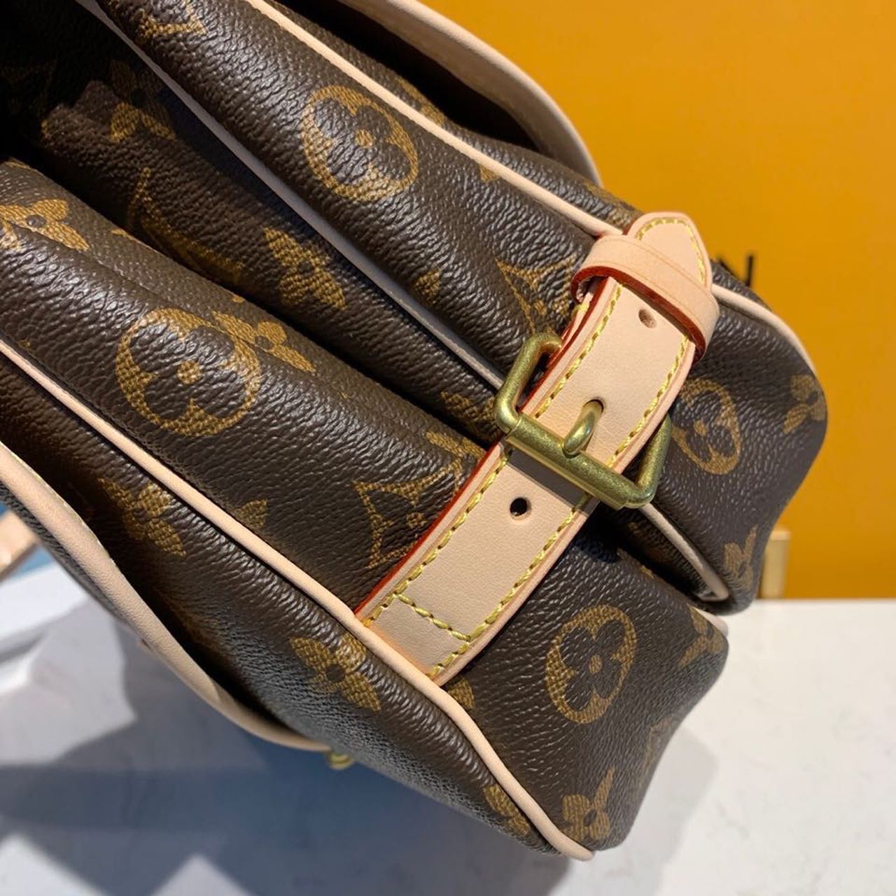 Louis Vuitton Saumur MM Monogram Canvas For Women, WomenÃƒÂ¢Ã¢â€šÂ¬Ã¢â€žÂ¢s Handbags, Shoulder And Crossbody Bags 11.8in/30cm Louis Vuitton M40710