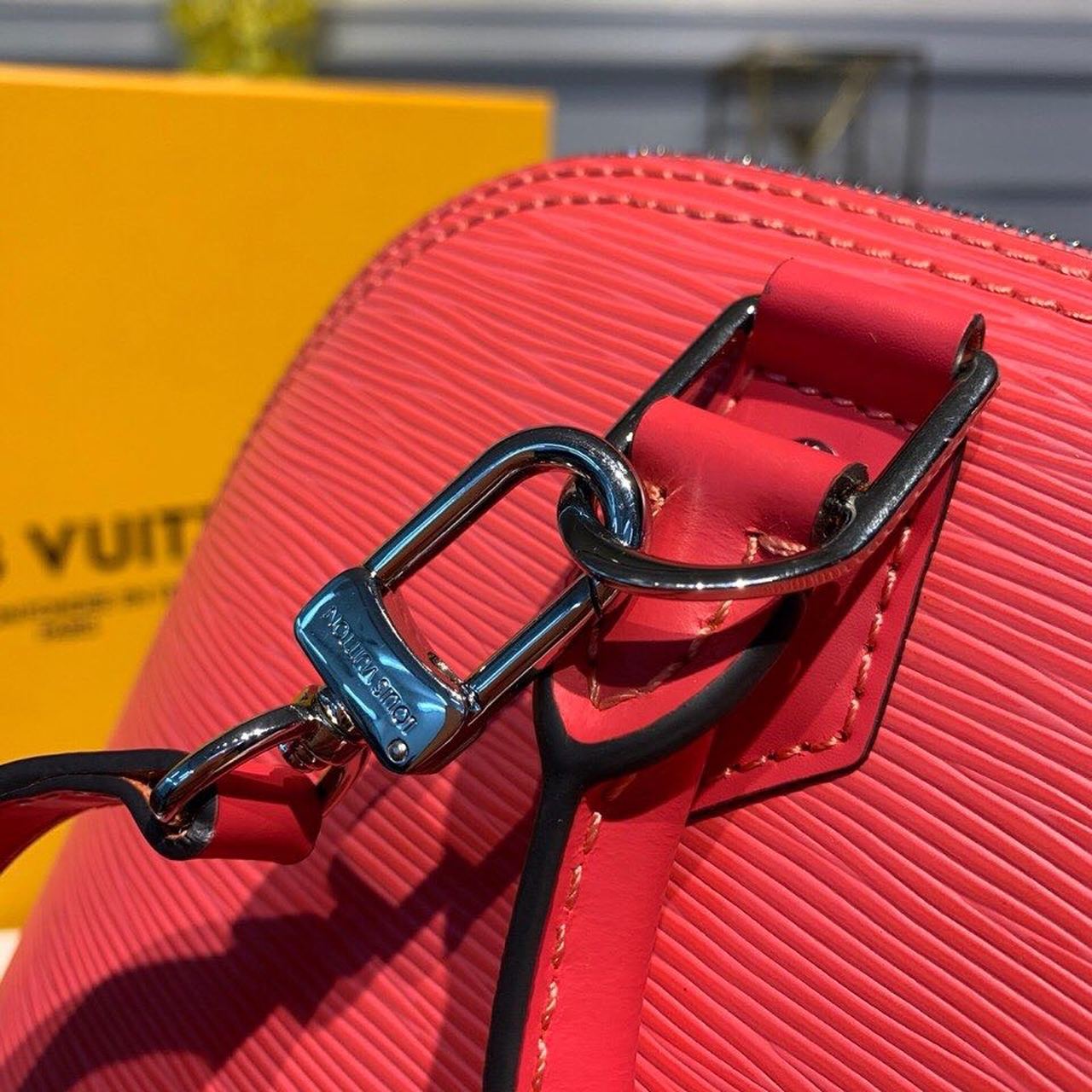 Louis Vuitton Alma PM Epi Hot Pink For Women, WomenÃƒÂ¢Ã¢â€šÂ¬Ã¢â€žÂ¢s Handbags, Shoulder And Crossbody Bags 12.6in/32cm Louis Vuitton