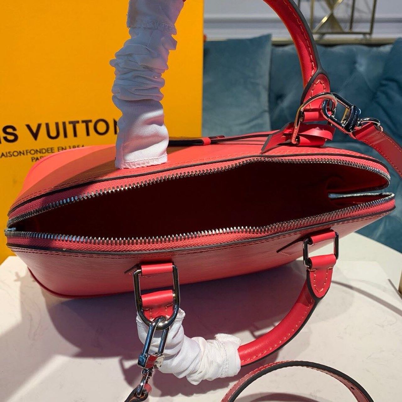 Louis Vuitton Alma PM Epi Hot Pink For Women, WomenÃƒÂ¢Ã¢â€šÂ¬Ã¢â€žÂ¢s Handbags, Shoulder And Crossbody Bags 12.6in/32cm Louis Vuitton