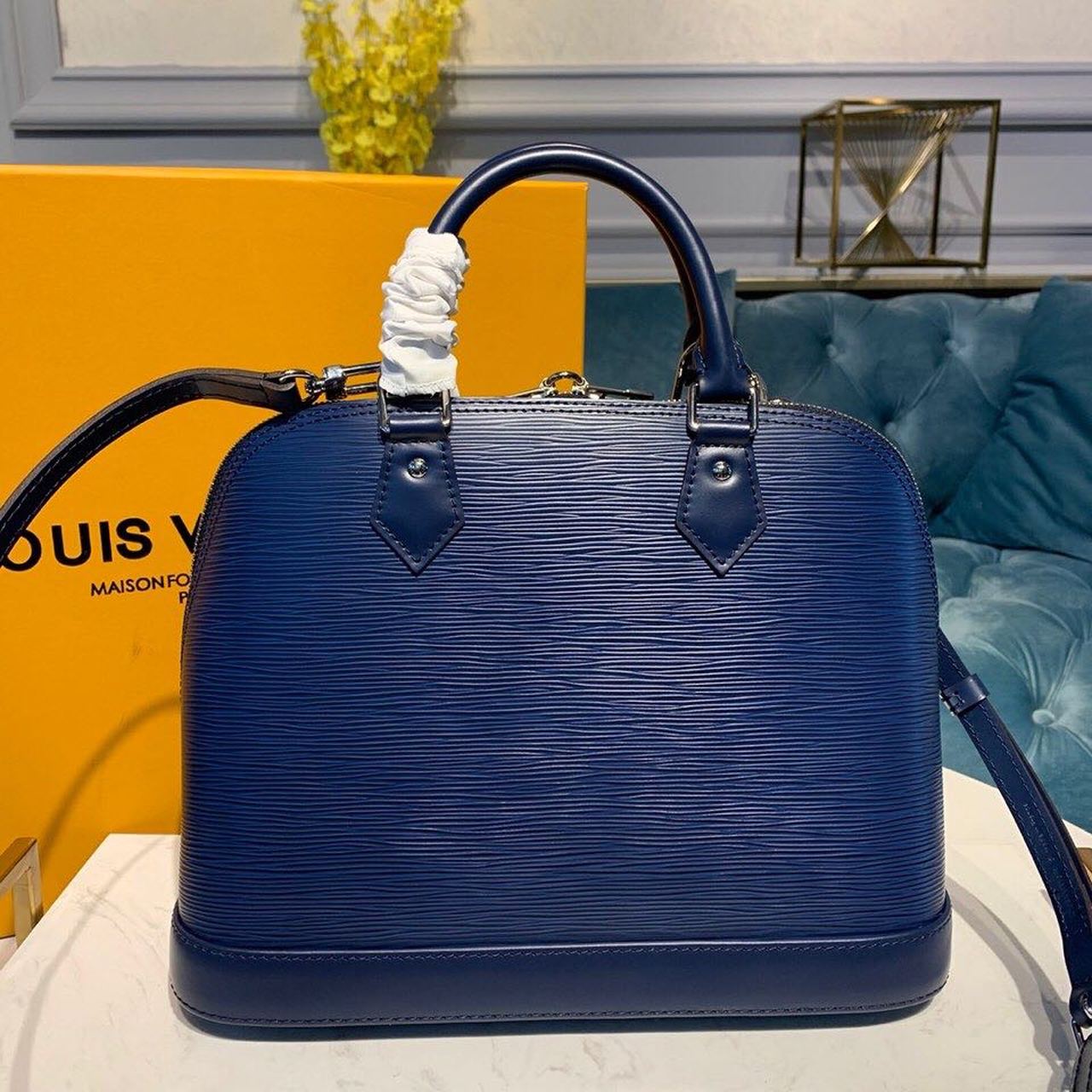 Louis Vuitton Alma PM Epi Navy Blue For Women, WomenÃƒÂ¢Ã¢â€šÂ¬Ã¢â€žÂ¢s Handbags, Shoulder And Crossbody Bags 12.6in/32cm Louis Vuitton