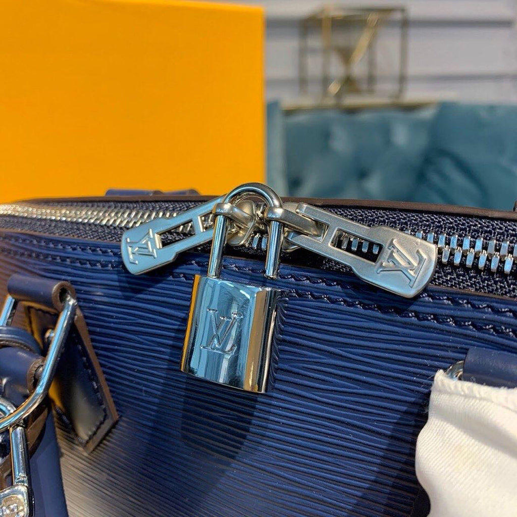 Louis Vuitton Alma PM Epi Navy Blue For Women, WomenÃƒÂ¢Ã¢â€šÂ¬Ã¢â€žÂ¢s Handbags, Shoulder And Crossbody Bags 12.6in/32cm Louis Vuitton