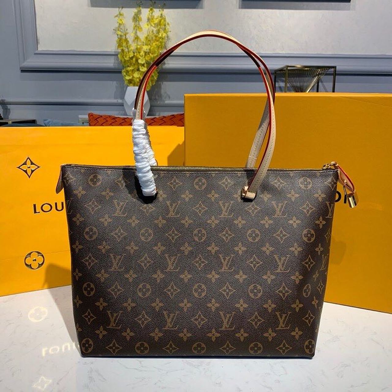 Louis Vuitton Lena MM Monogram Canvas For Women, Women’s Handbags, Shoulder Bags 16.5in/42cm Louis Vuitton M42267