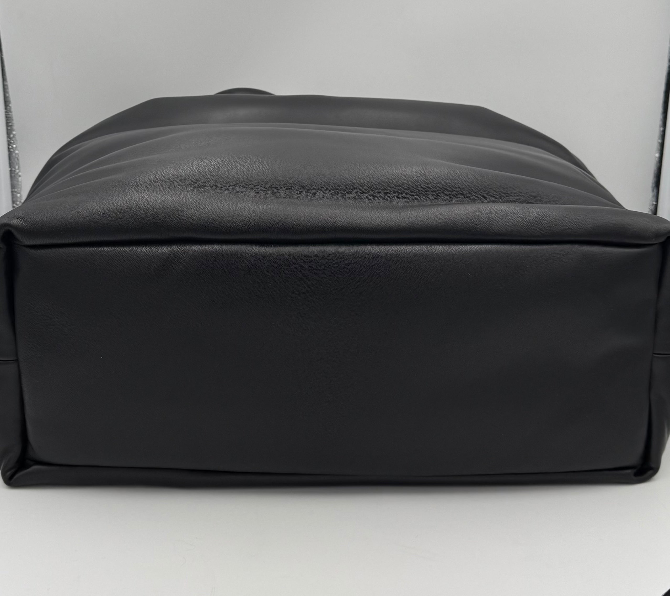 Saint Laurent SAINT LAURENT Shopping Bag Large in  Lambskin (Pre-Owned)