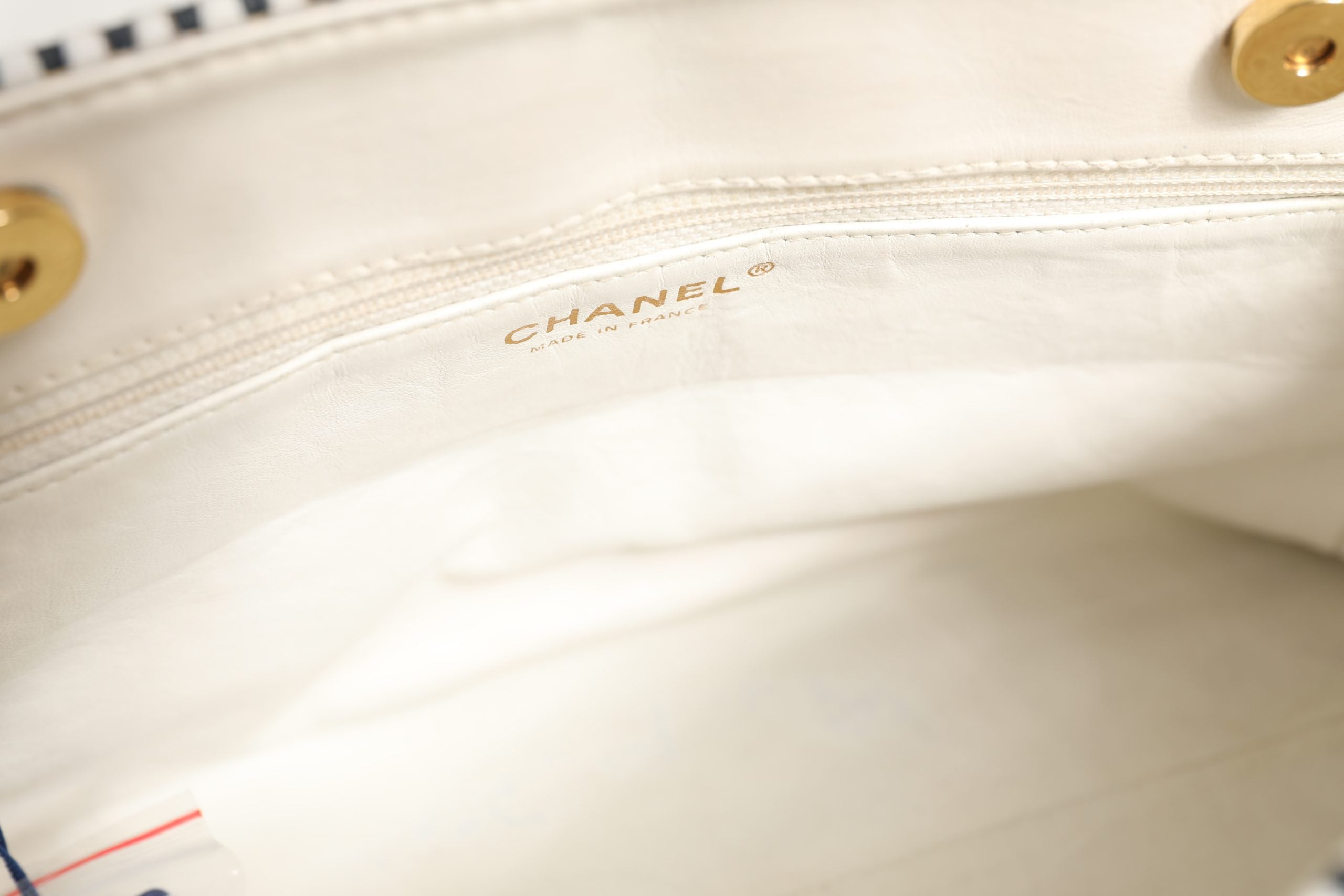 Chanel Shiny Calfskin Quilted Mini 22 White Women's 1792563