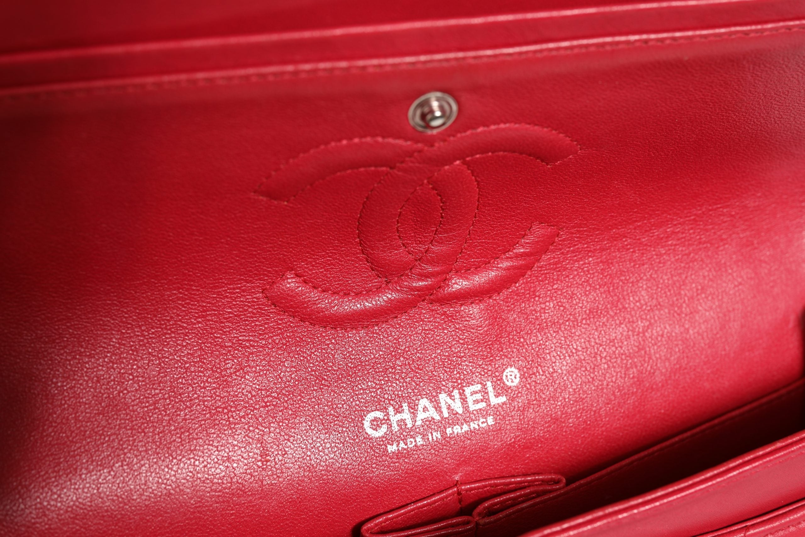 Chanel Classic 25 Medium Flap Women's Bag
