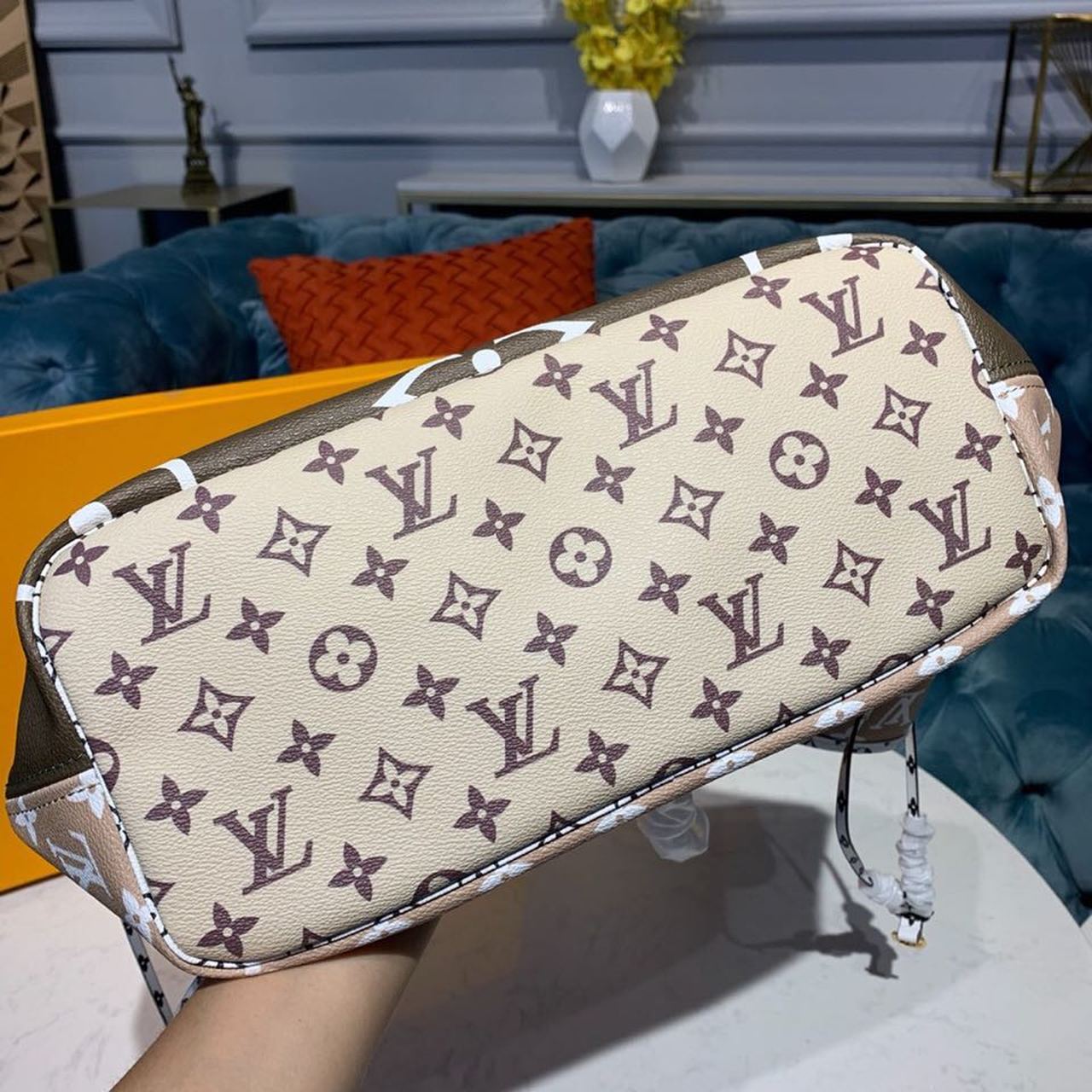 Louis Vuitton Neverfull MM Tote Bag Monogram Canvas Khaki/Beige For Women,  Shoulder Bags 12.2in/31cm Louis Vuitton M44568