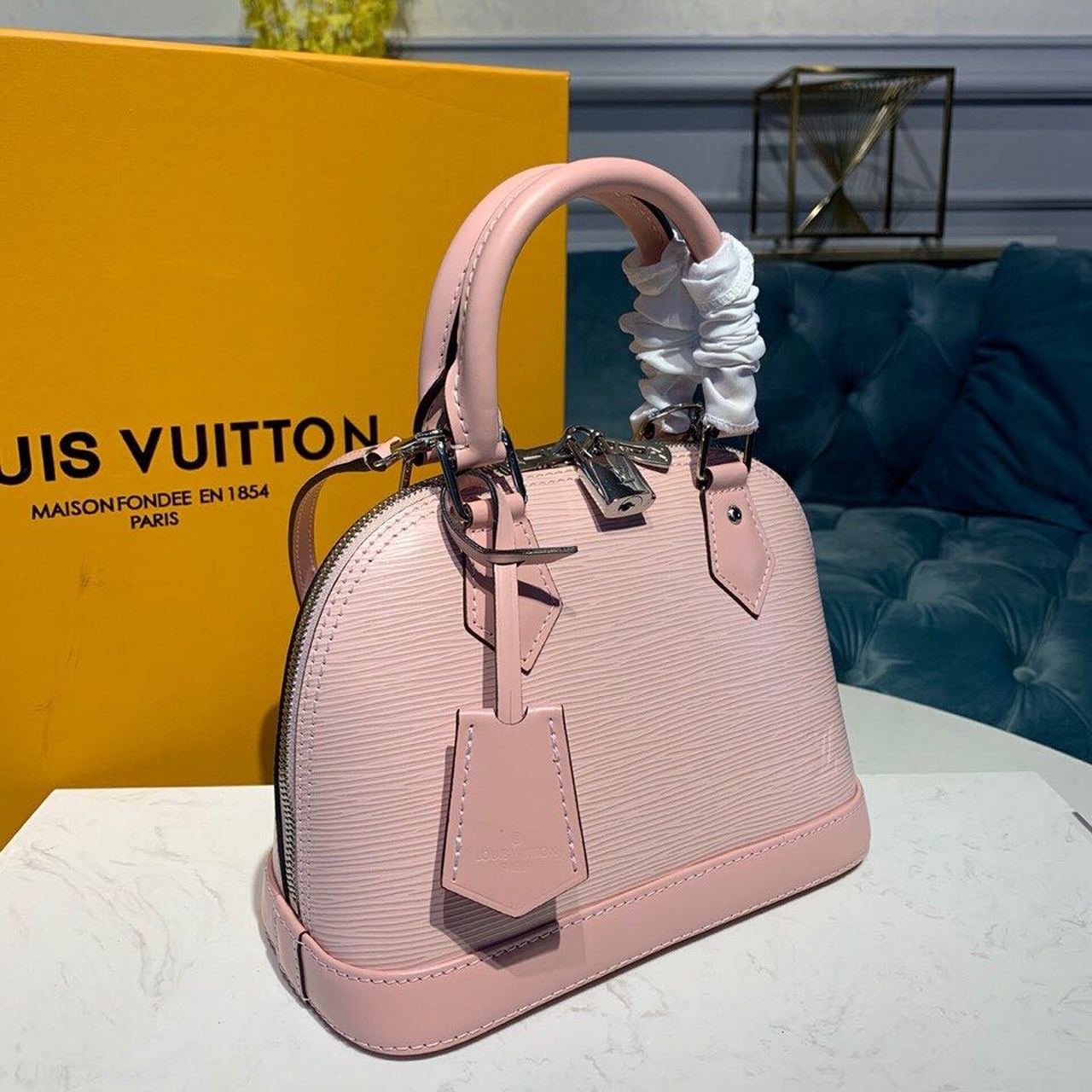 Louis Vuitton Alma Epi Rose Ballerine Pink For Women,  Shoulder And Crossbody Bags 9.2in/23.5cm Louis Vuitton M41327