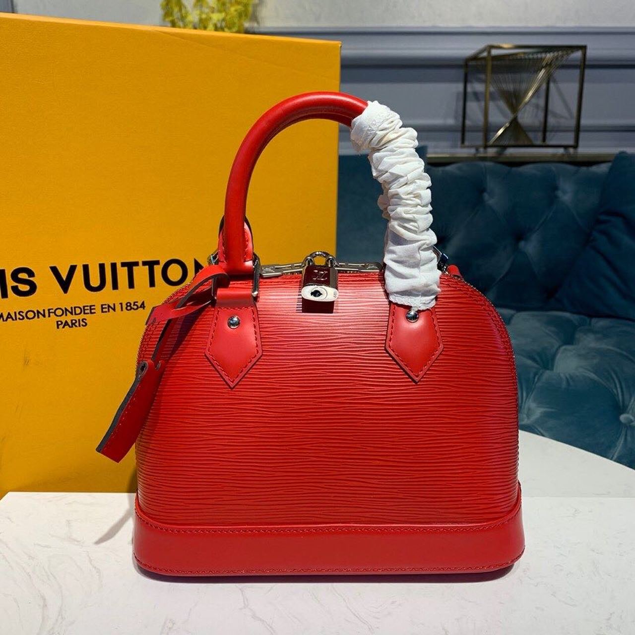 Louis Vuitton Alma Epi Coquelicot Red For Women, WomenÃƒÂ¢Ã¢â€šÂ¬Ã¢â€žÂ¢s Handbags, Shoulder And Crossbody Bags 9.2in/23.5cm Louis Vuitton M41160