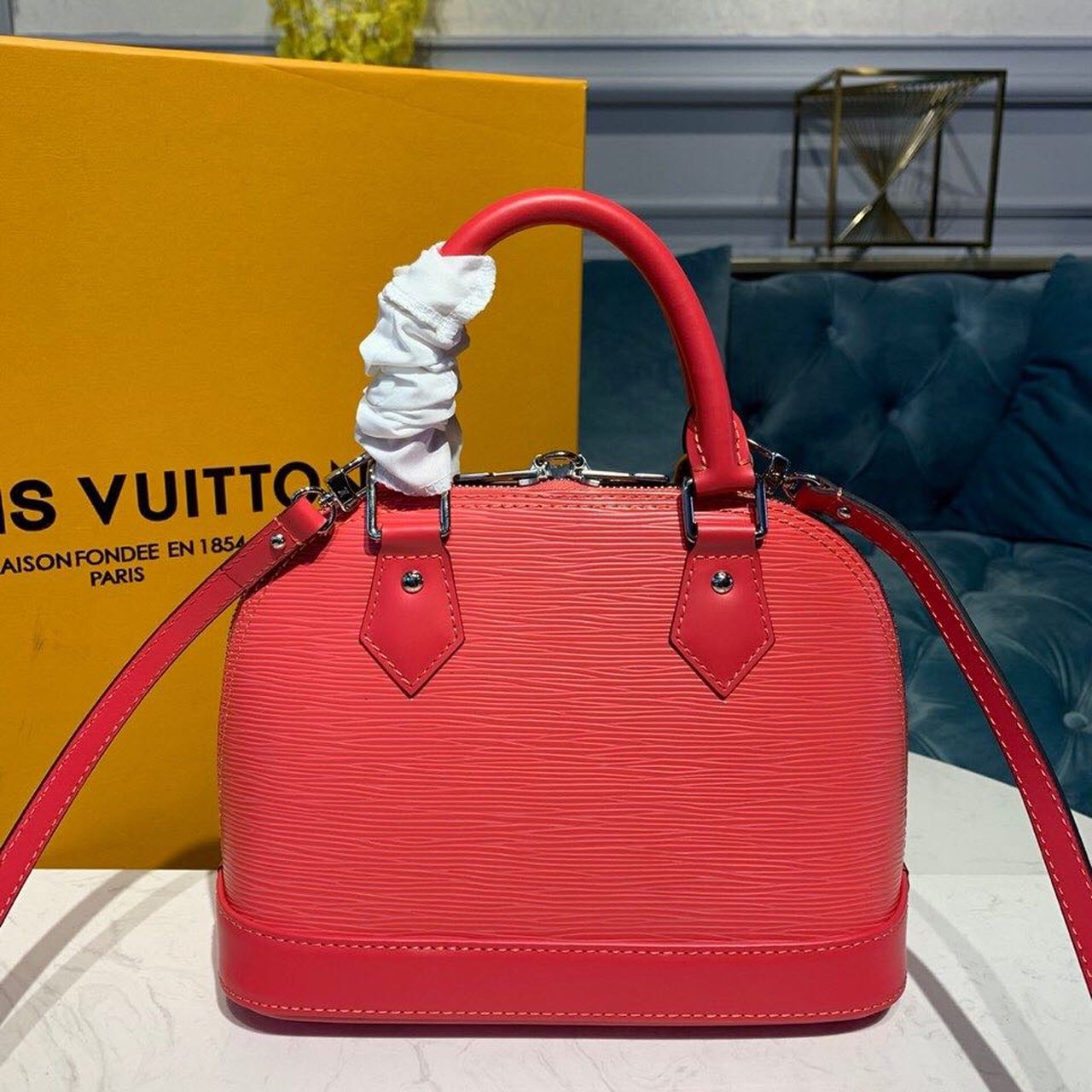 Louis Vuitton Alma Epi Hot Pink For Women, WomenÃƒÂ¢Ã¢â€šÂ¬Ã¢â€žÂ¢s Handbags, Shoulder And Crossbody Bags 9.2in/23.5cm Louis Vuitton