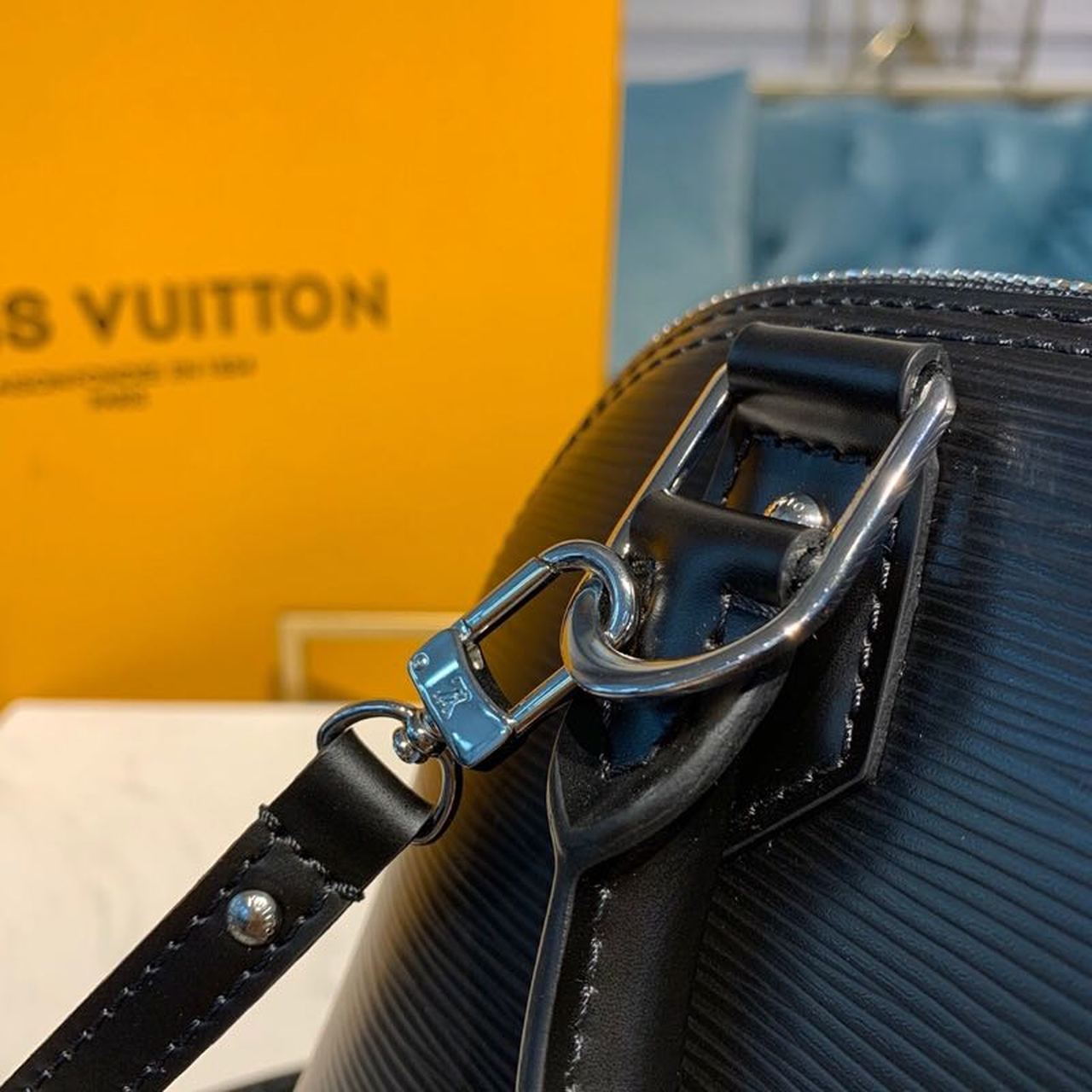 Louis Vuitton Alma Epi Black For Women,  Shoulder And Crossbody Bags 9.2in/23.5cm Louis Vuitton M40862