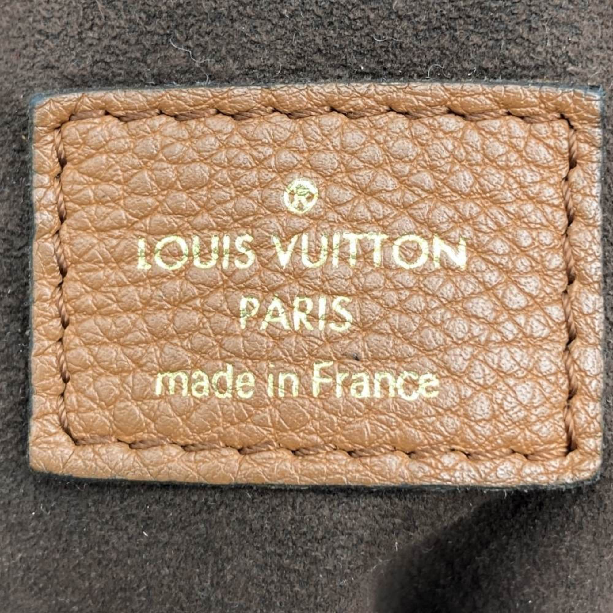 LOUIS VUITTON Shoulder Bag