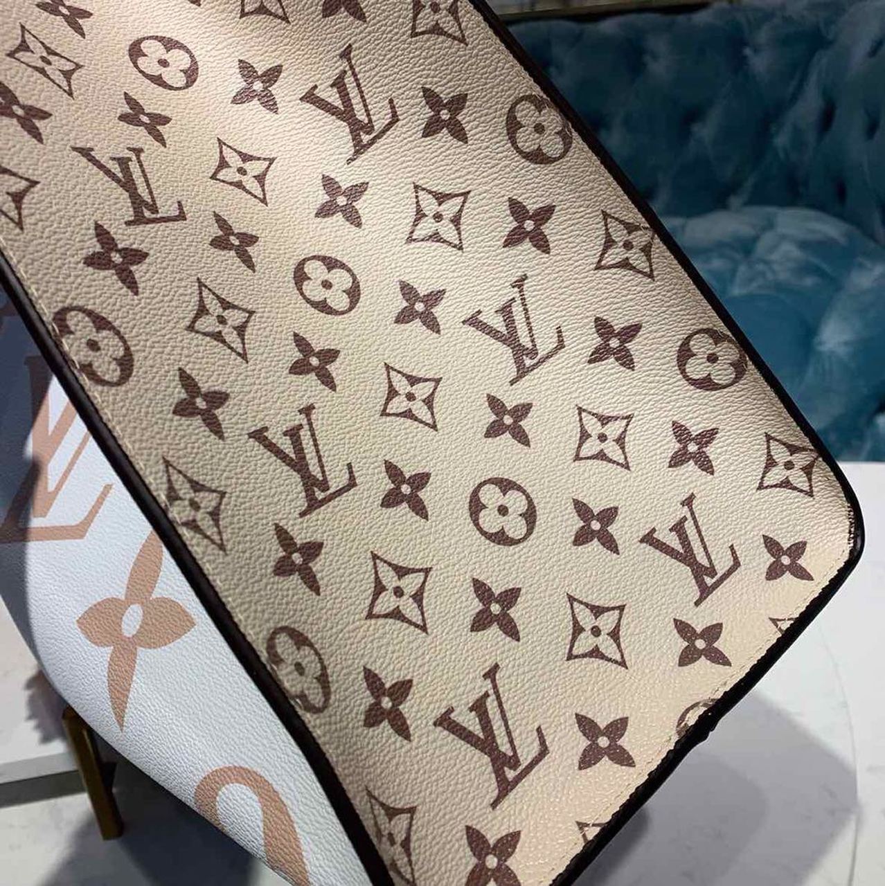 Louis Vuitton OnTheGo GM Tote Bag Monogram Giant Canvas Khaki/Cream/Beige For Women,  Shoulder Bags 16.3in/41.5cm Louis Vuitton M44571