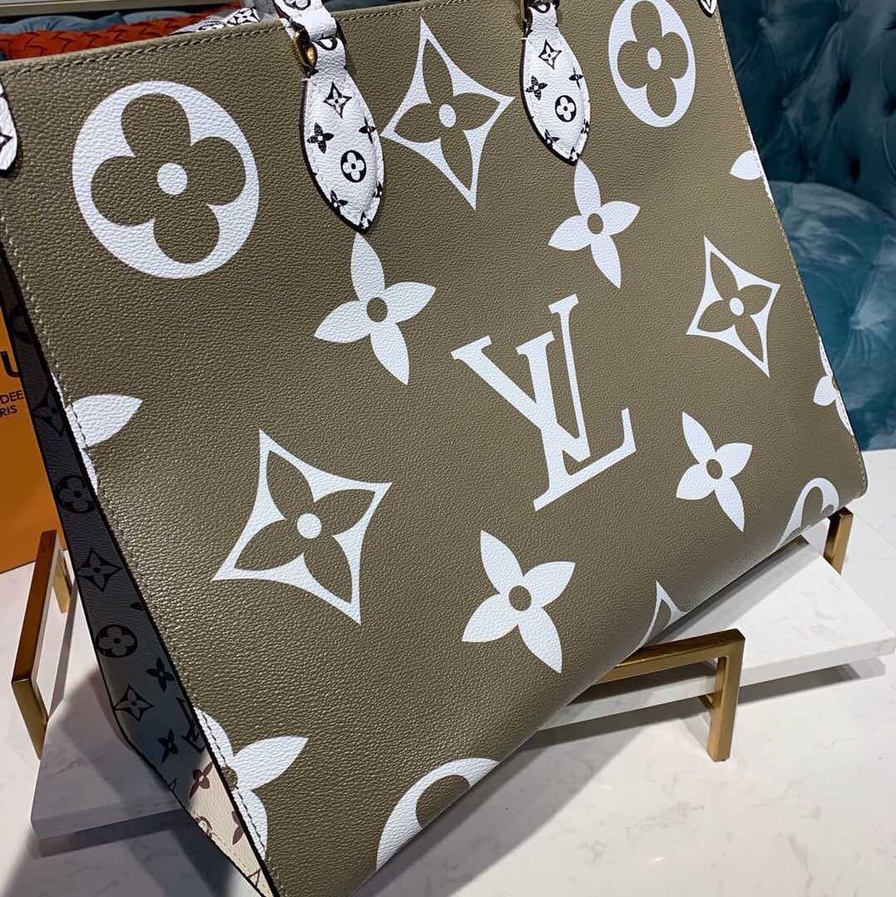Louis Vuitton OnTheGo GM Tote Bag Monogram Giant Canvas Khaki/Cream/Beige For Women,  Shoulder Bags 16.3in/41.5cm Louis Vuitton M44571