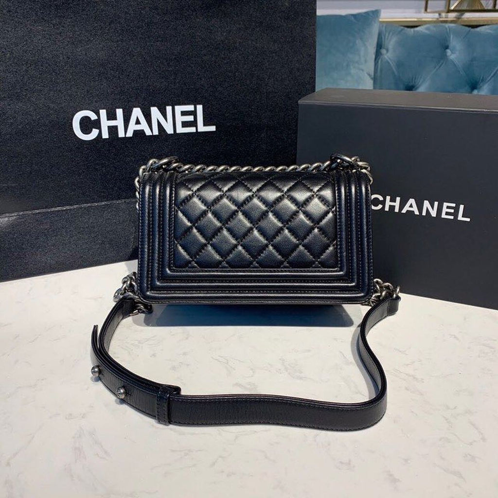 Chanel Small Boy Handbag SiLouis Vuittoner Hardware Black For Women, Women’s Bags, Shoulder And Crossbody Bags 7.8in/20cm A67085