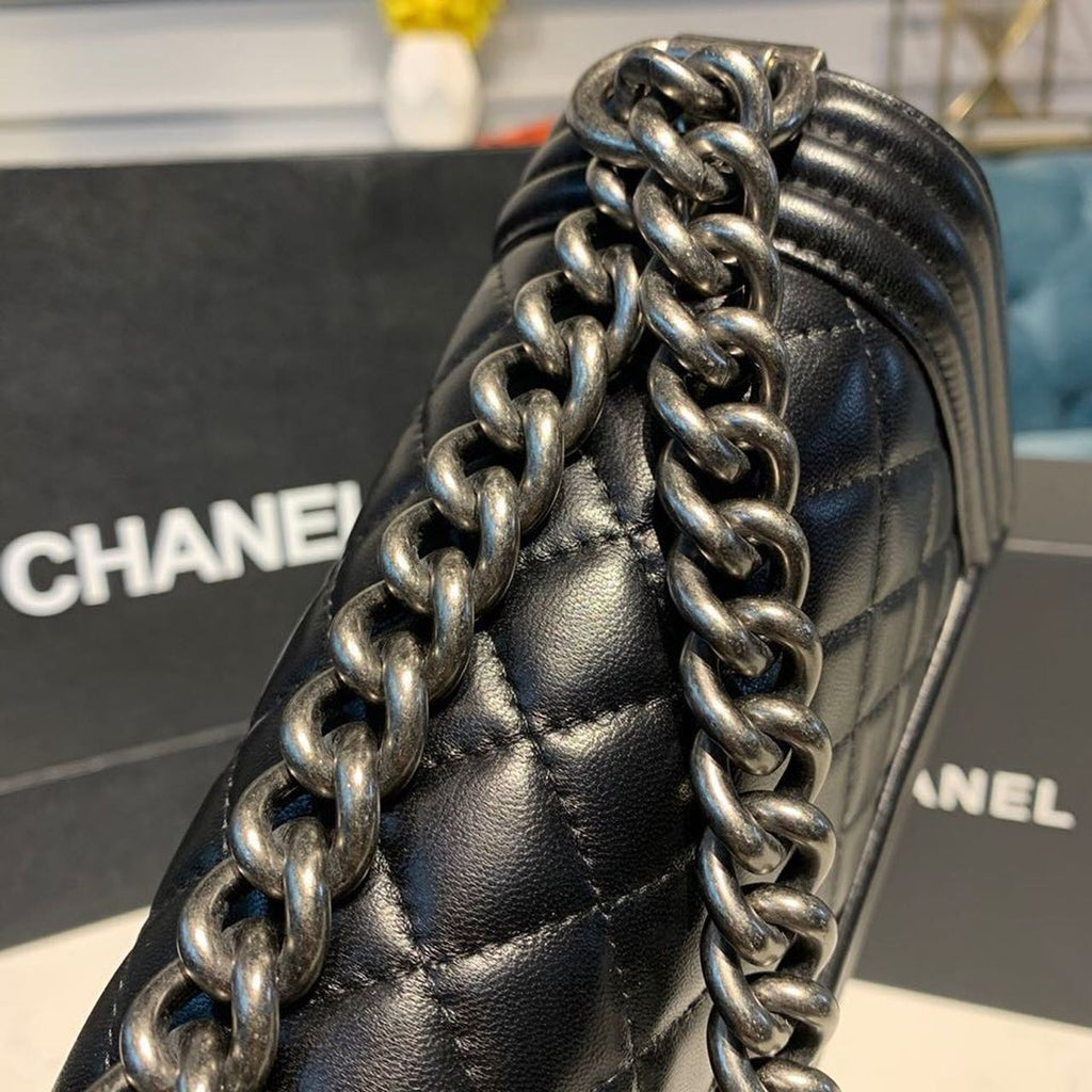 Chanel Small Boy Handbag SiLouis Vuittoner Hardware Black For Women, Women’s Bags, Shoulder And Crossbody Bags 7.8in/20cm A67085