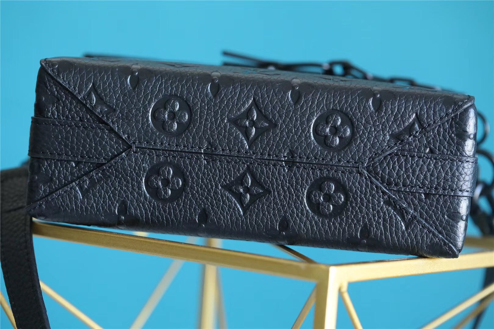 Louis Vuitton Mini Soft Trunk Box Taurillon Black For Men, Bags, Shoulder And Crossbody Bags 9.1in/23cm Louis Vuitton M61117