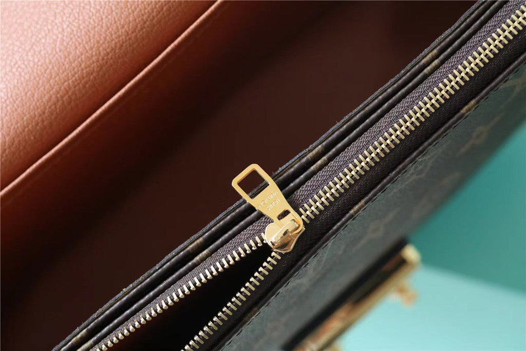 Louis Vuitton MarGLAMIau Monogram Canvas Caramel Brown For Women,  Shoulder and Crossbody Bags 9.6in/24.5cm Louis Vuitton M46127