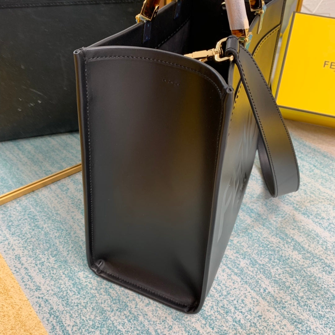 Sunshine MeDiorum Black For Women, Women’s Handbags, Shoulder And Crossbody Bags 13.7in/35cm FF 8BH386ABottega VenetaLF0KUR