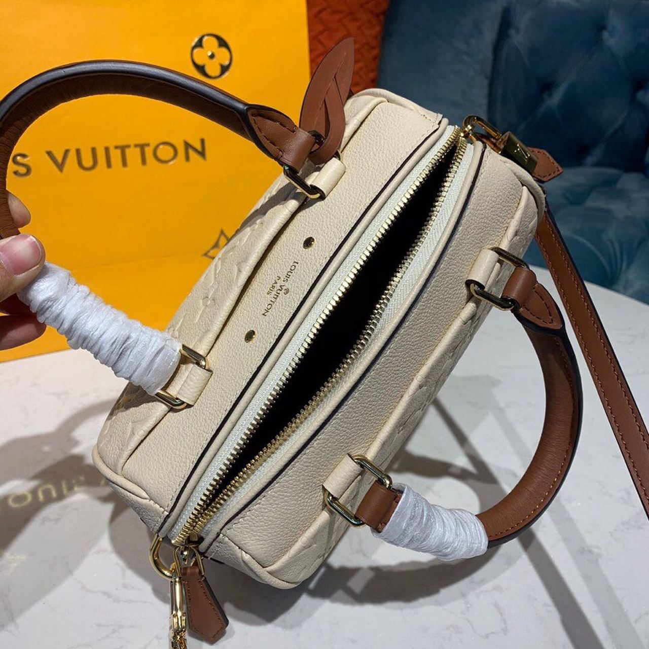 Louis Vuitton Speedy Bandouliere 20 Monogram Empreinte Creme For Women,  Shoulder And Crossbody Bags 7.8in/20cm Louis Vuitton