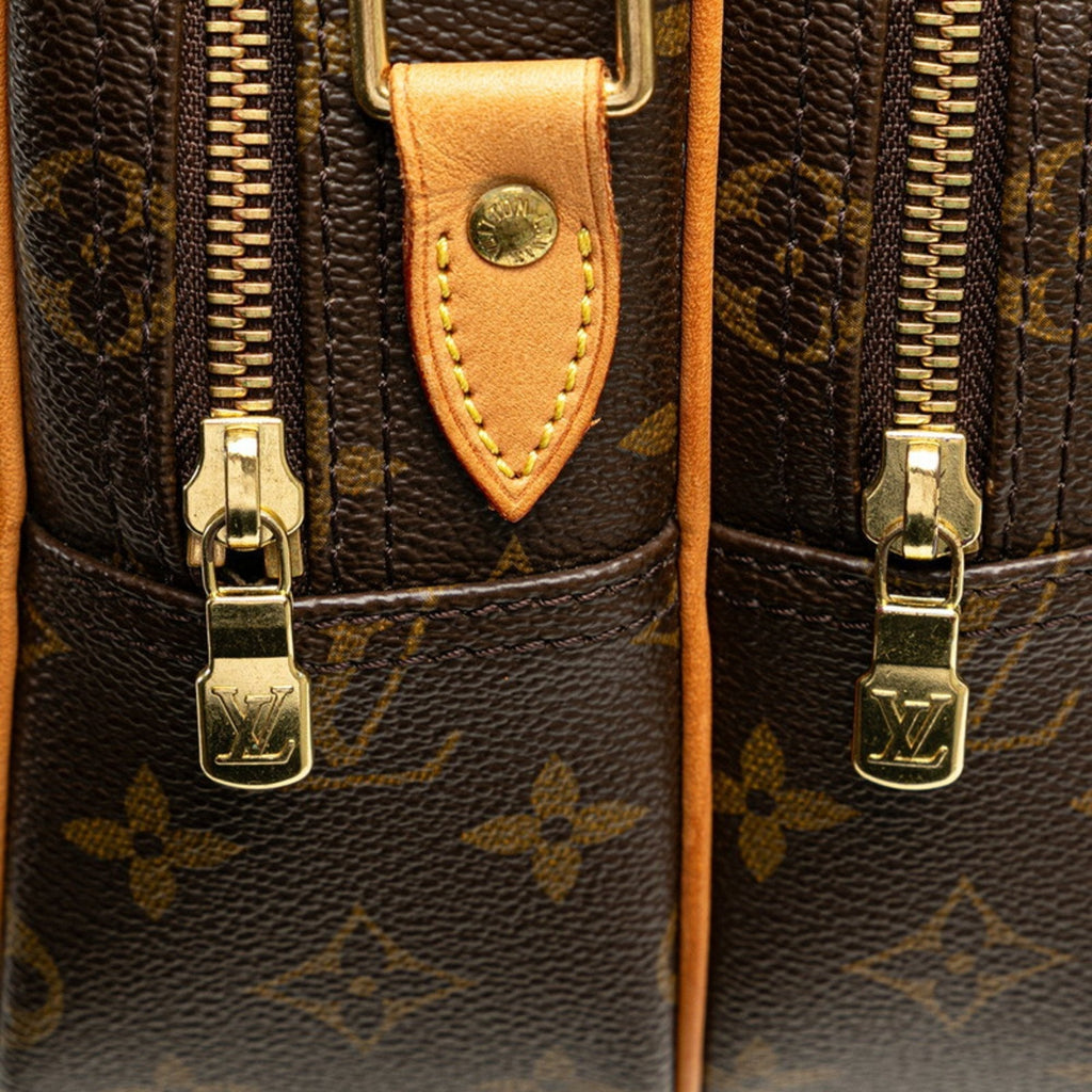 LOUIS VUITTON Reporter pm Shoulder Bag