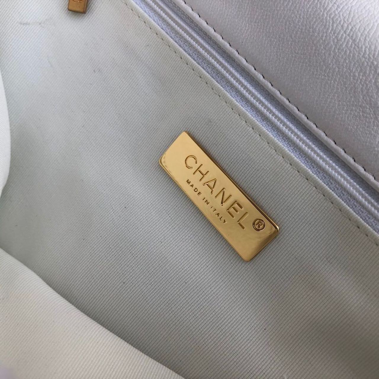 Chanel 19 Maxi HandBag White For Women Bags, Shoulder And Crossbody Bags 14in/36cm AS1162