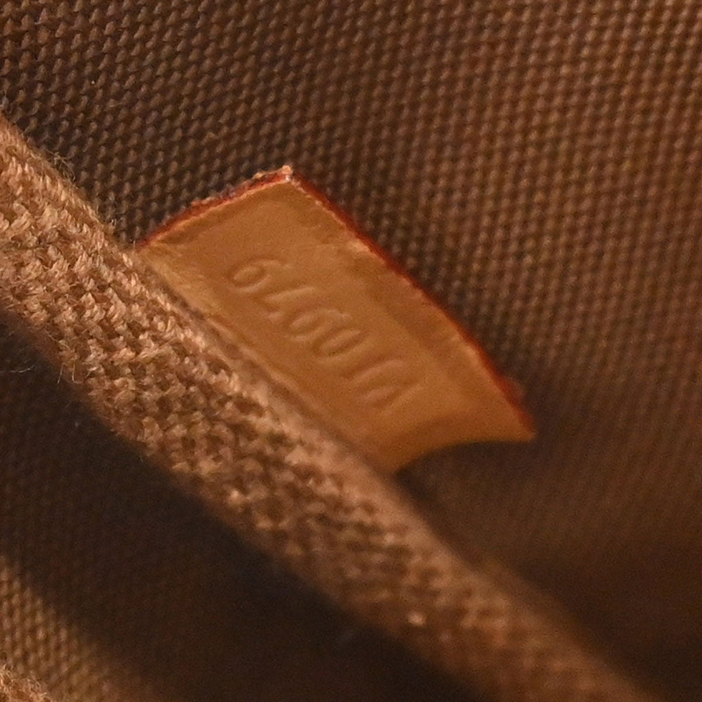 Louis Vuitton 1999 Monogram Pochette Accessoires Handbag M51980