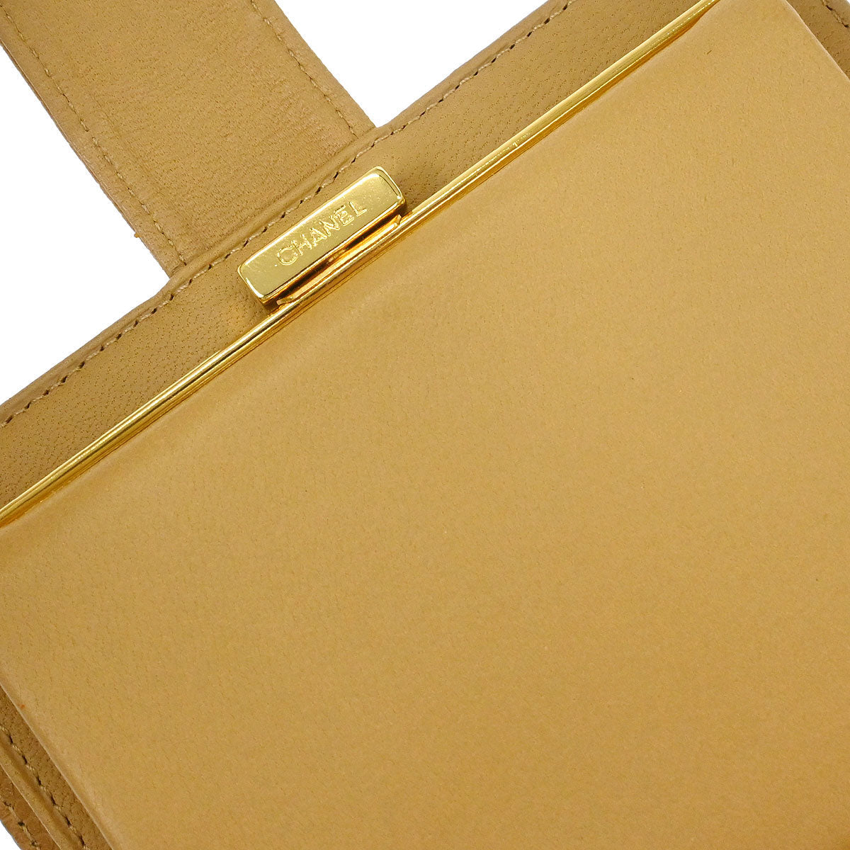 Chanel 1996-1997 Bifold Wallet Purse Beige Caviar Skin