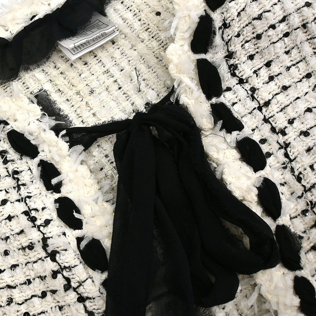 Chanel 2005 Single Breasted Collarless Jacket White #40