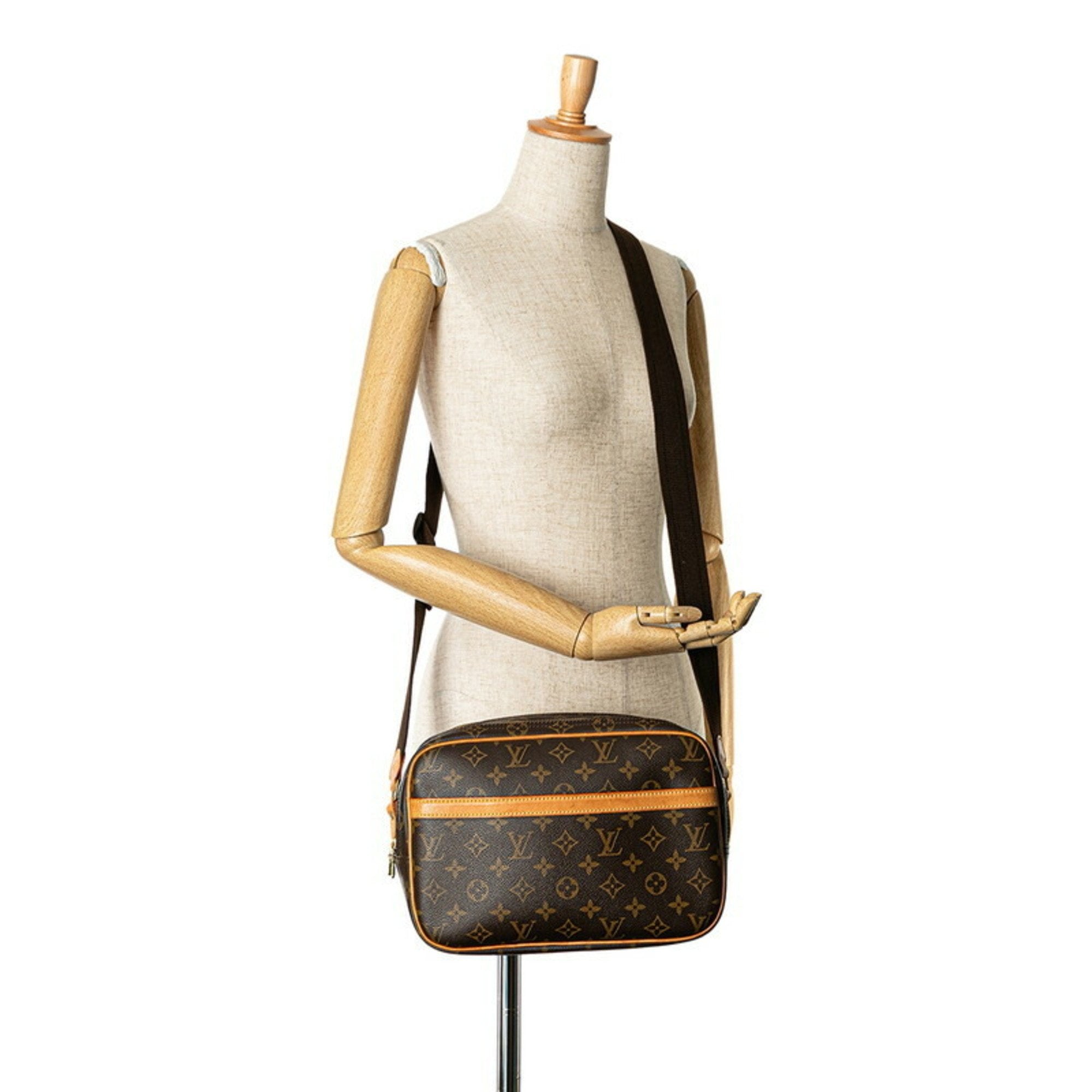 LOUIS VUITTON Reporter pm Shoulder Bag