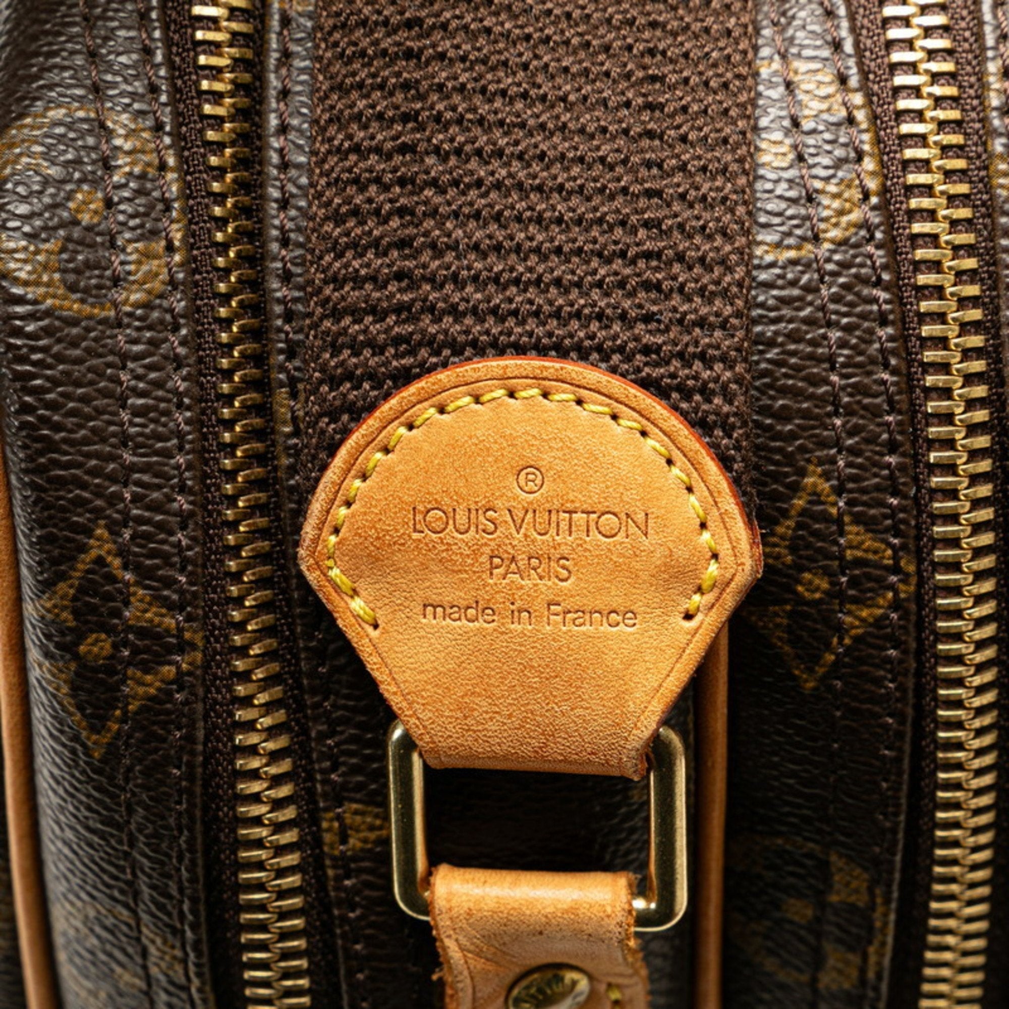 LOUIS VUITTON Reporter pm Shoulder Bag