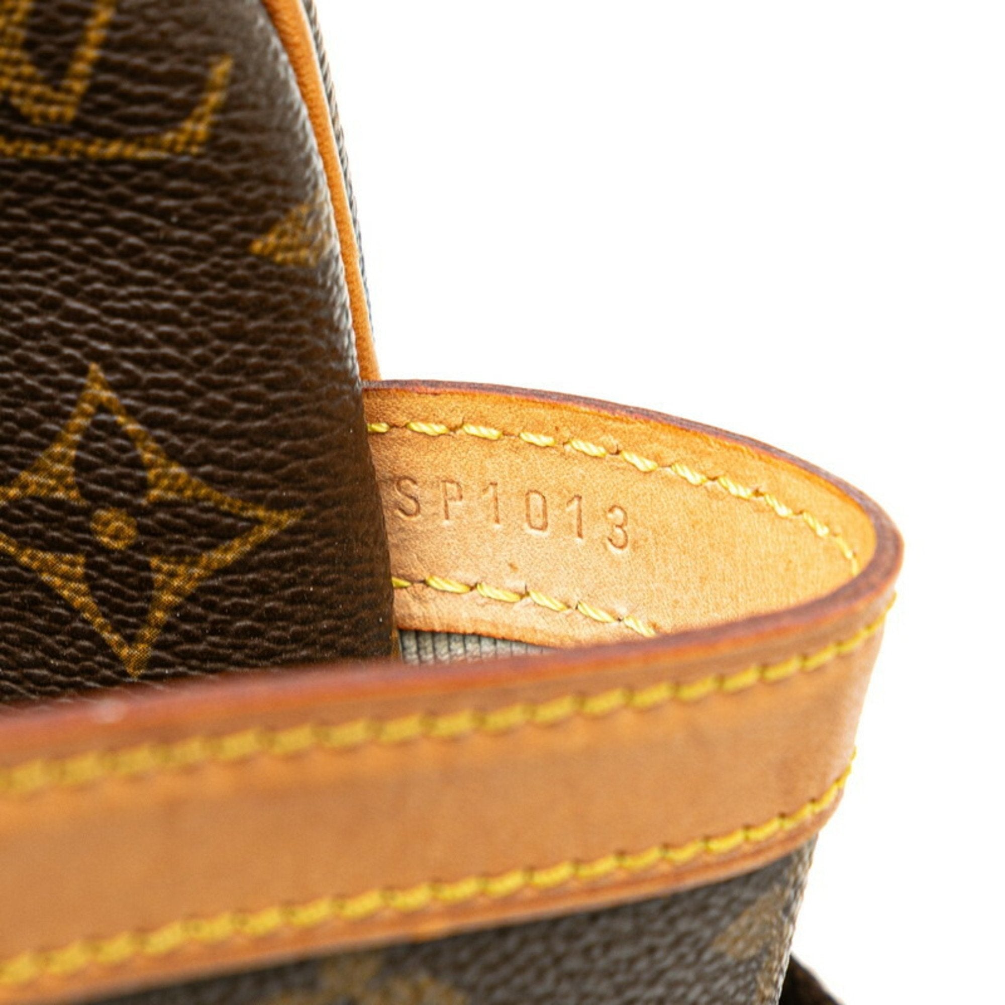 LOUIS VUITTON Reporter pm Shoulder Bag