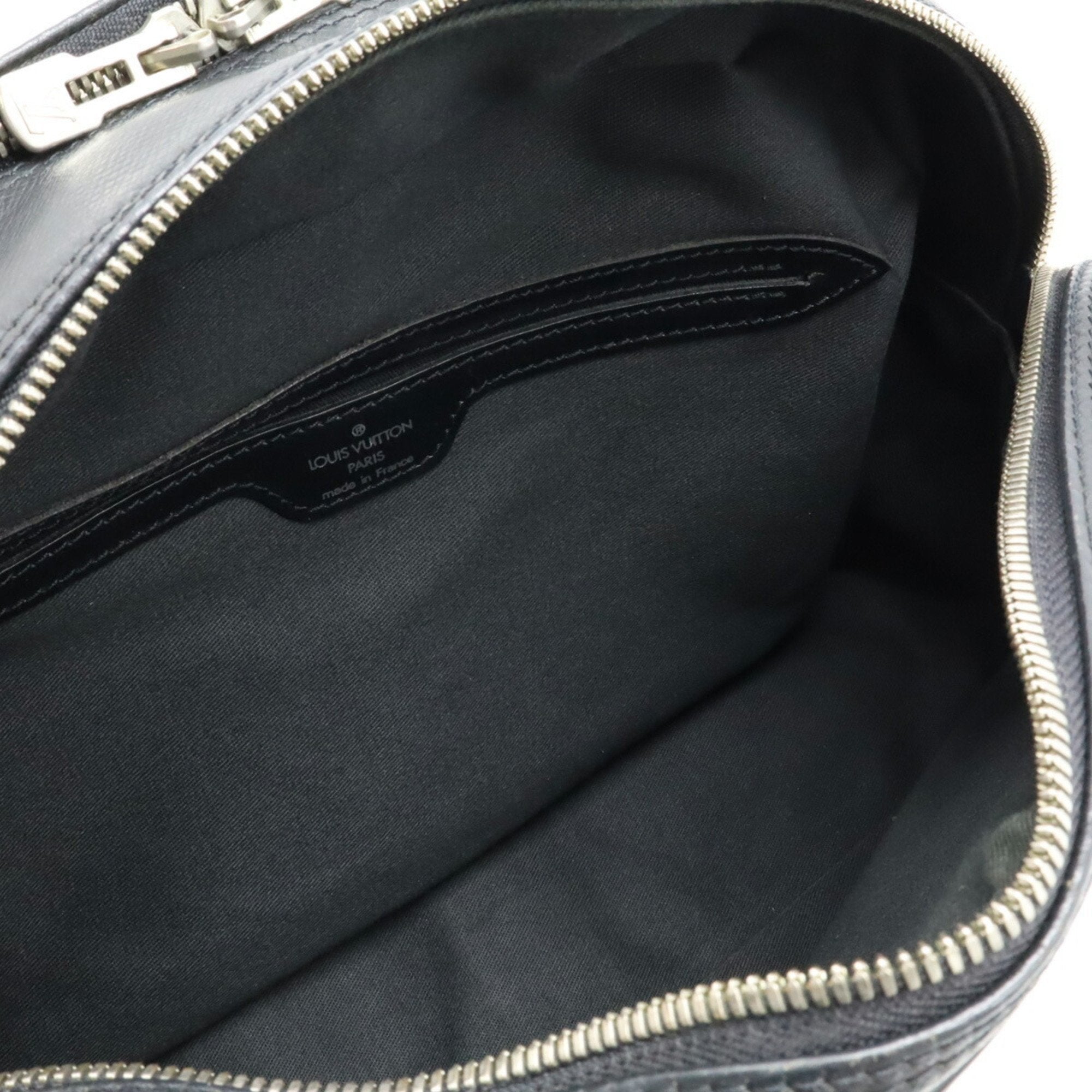 LOUIS VUITTON Reporter Shoulder Bag