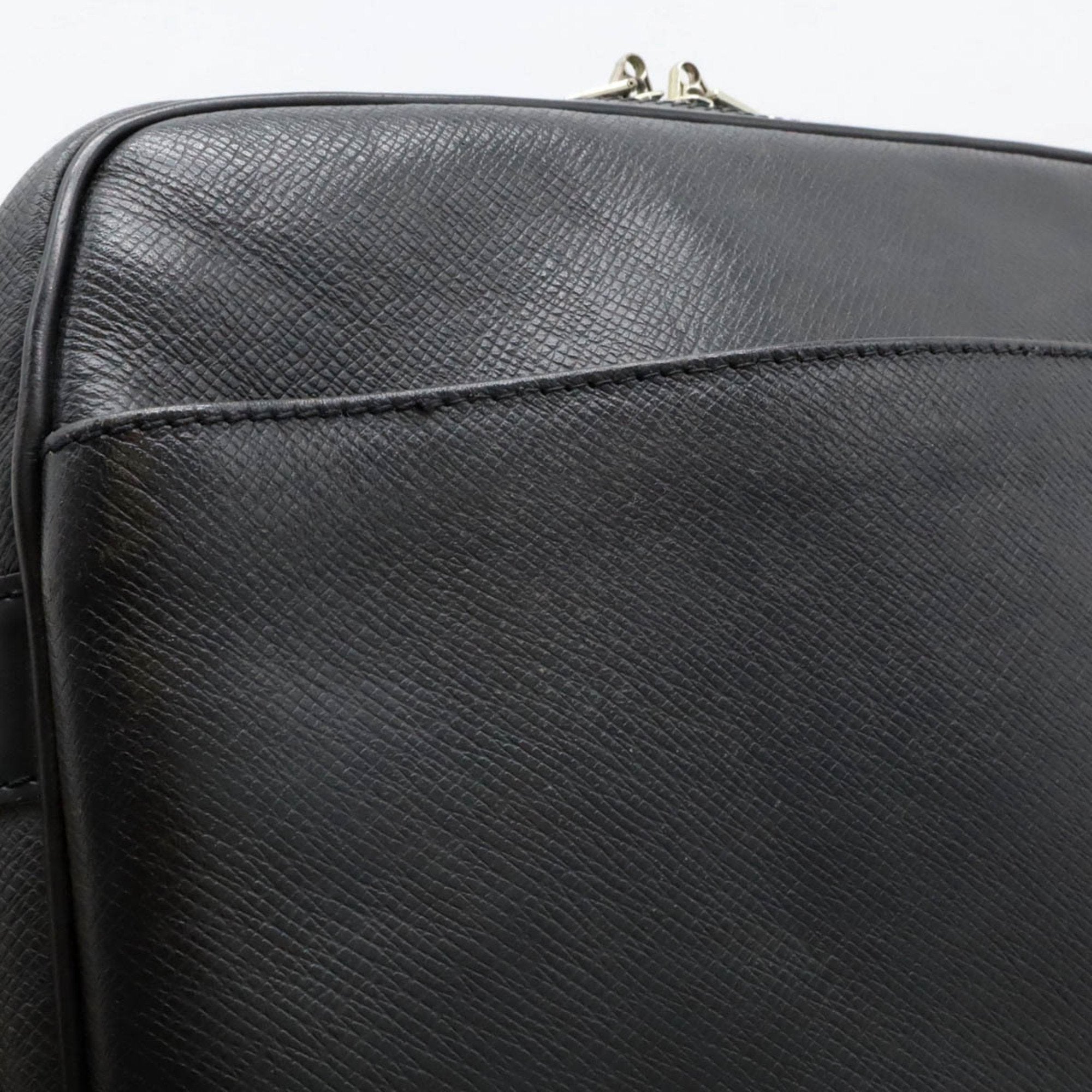 LOUIS VUITTON Reporter Shoulder Bag